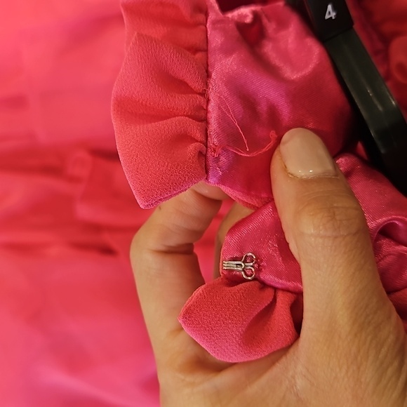 Mac Duggal tiered ruffle pleated halter gown with cutout in hot pink size 4 - Picture 8 of 8